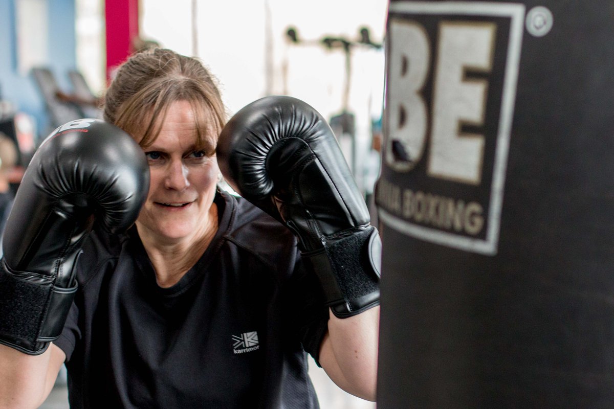 Our own <a href="/mjbudd16/">Mary-Jane Budd</a> makes her boxing debut in aid of <a href="/CR_UK/">Cancer Research UK</a>  this Sunday. <a href="/UEL_News/">Uni of East London</a>
 uel.ac.uk/news/2018/03/m… …