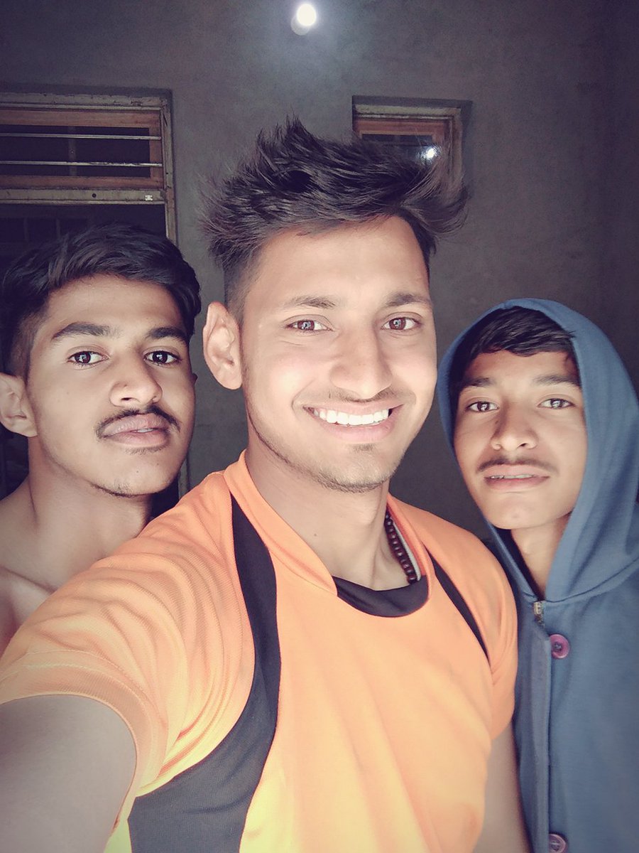 iAnkitSaroha's tweet photo. अगर आप को वक़्त का पता नहीं चल रहा है,
.
.
तो इसका मतलब की आप का वक़्त अच्छा चल रहा है ! #TodaysShow #Todaysthought
#MadeForMore #Awesome #Killer #Mindbloing #Cute #LookingGhaint #Haryanvi #मास्टरस्ट्रोक #Bodybulder
Har Har MahaDev
https://t.co/zcJMUidPz5 https://t.co/bfzbGifdhA