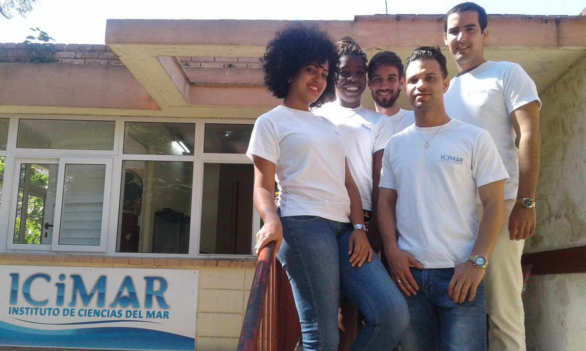ICIMAR_Cuba's tweet photo. Jóvenes Científicos del @ICIMAR_Cuba expresan su opinión a raíz del aniversario de la juventud cubana porque todos juntos #HacemosCuba https://t.co/ZZyWADGlxY