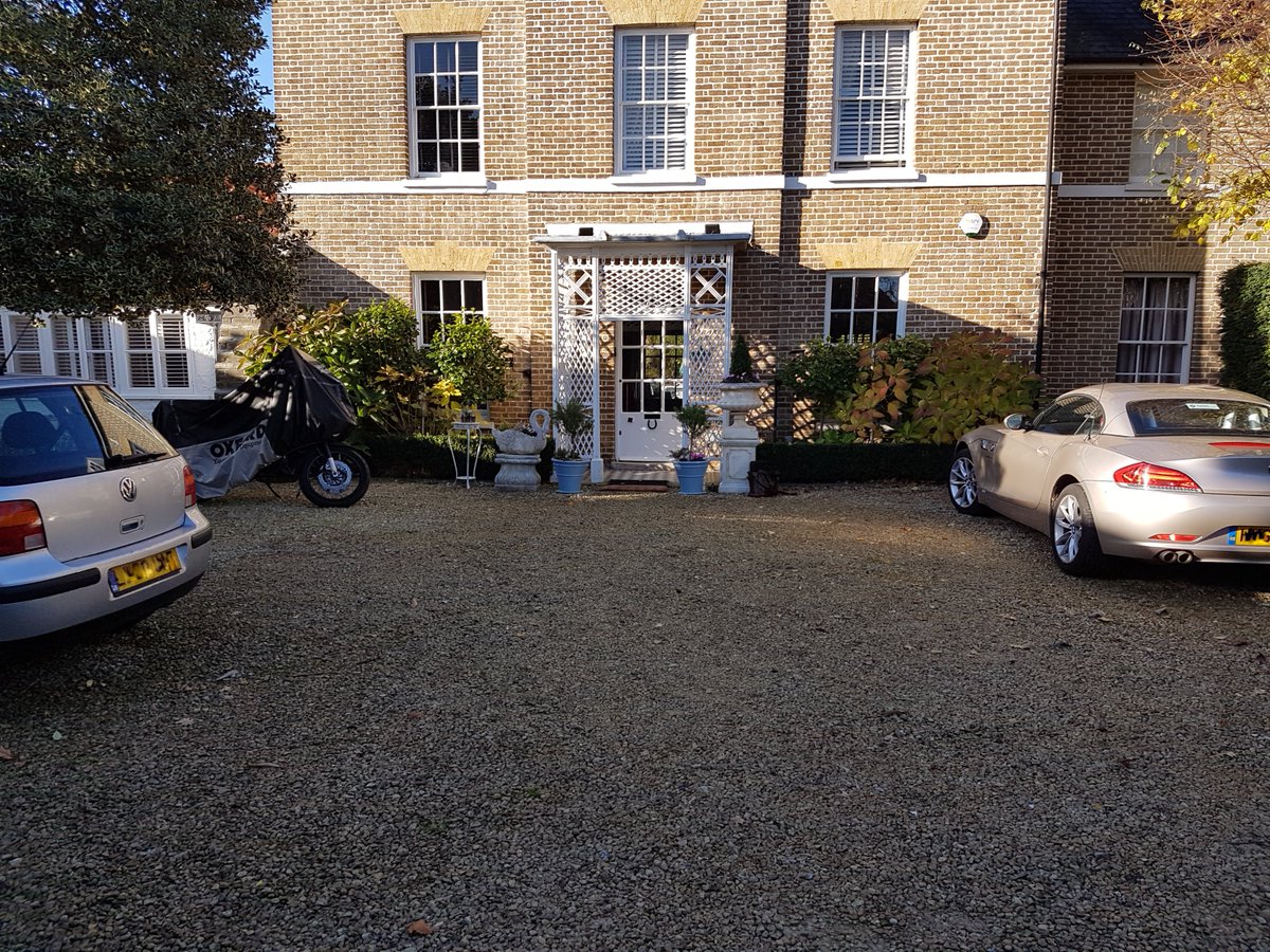 Landart3's tweet photo. Driveway transformation using golden gravel and yellow granite.  Client absolutely over the moon with desinn and implementation by @Landart3 https://t.co/906mofRTxf