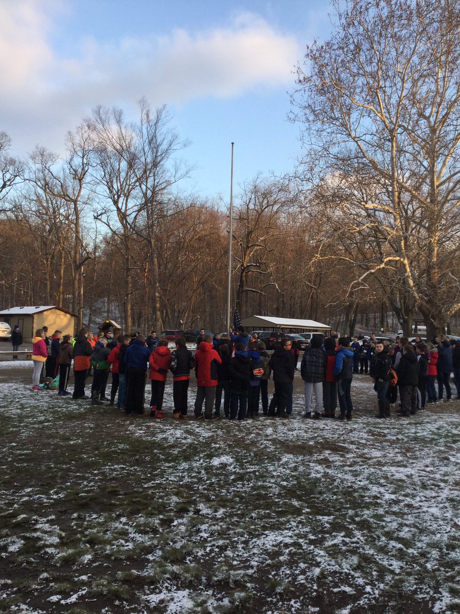 tweetsfrom111's tweet photo. A chilly morning at flagpole! #camptecumseh2018 @YESYorktown https://t.co/Jg5E7tFyGg