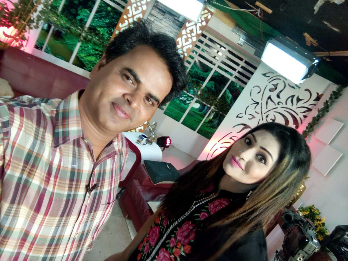 bashir_chef's tweet photo. At Metro1 news with Dr.Rafiya Rafiq. https://t.co/IgMzCYSous