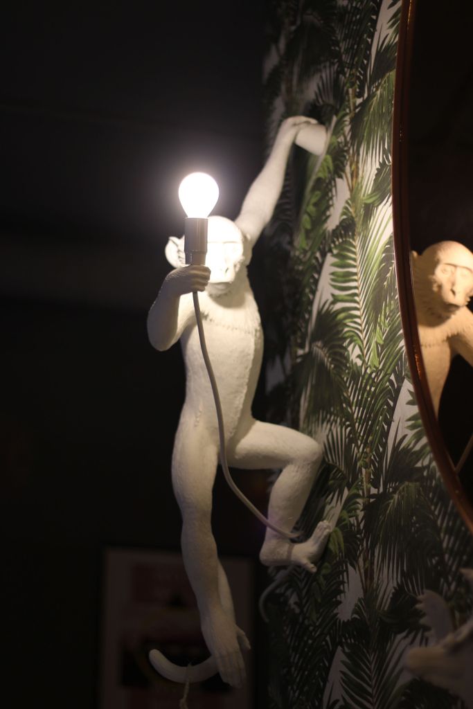aprilandthebear's tweet image. These lights are N E X T level cool. 

Designed by Marcantonio Raimondi Malerba for iconic brand Seletti, these lights bring humour, style and stunning design into the home. 

#monkeylights #quirkydesign