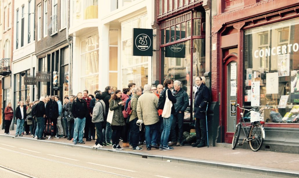 Concerto's #recordstoreday programma!
09:00 OPEN
11:00 #JWRoy 
12:00 #Wende
13:00 #RyanMcMullan
14:00 #TheMysterons
14:00 #FritesModern signeersessie
15:00 #T99
16:30 #ArpFrique

facebook.com/events/1595305…