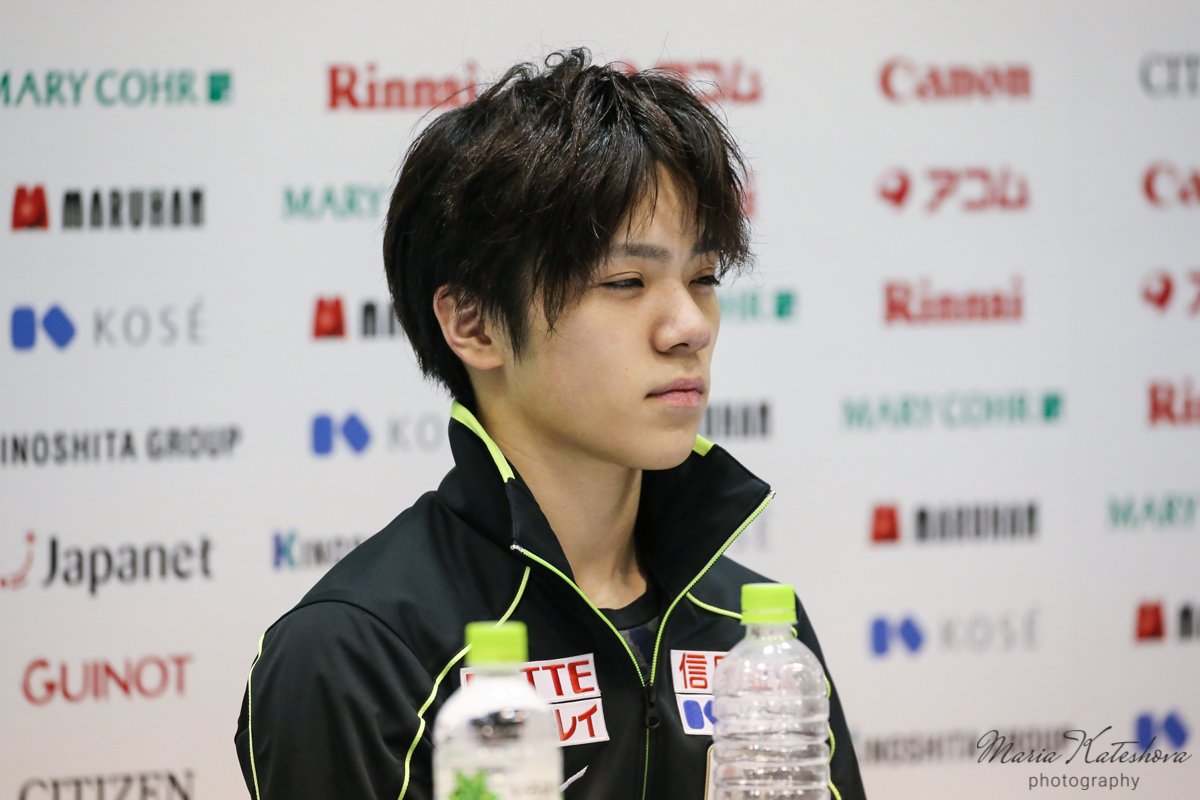 mariapixx's tweet photo. Shoma Uno at 2017-18 Grand Prix Final press conference [pt 3]
#宇野昌磨 #ShomaUno #UnoShoma #GPF17 https://t.co/PFxVPv1amC