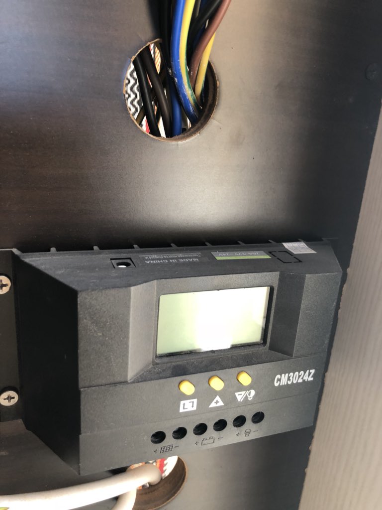 HayseedRetreat's tweet image. Where’s all this leading to? #solarpower  #needinghelp