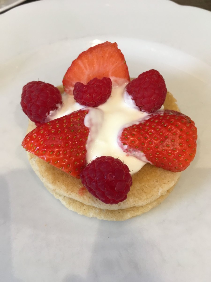 Fit2WorkUK's tweet photo. Today's breakfast: strawberry pancakes with yogurt
Find out more about healthy breakfast recipes that you can take to work: https://t.co/0T4uBxOkWC https://t.co/IaOI54LrYB
