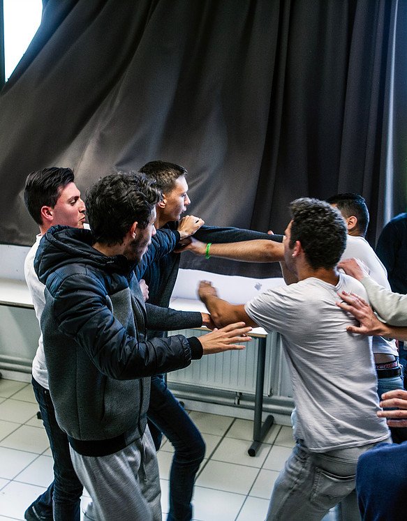 CultiZer's tweet photo. [SPECTACLE] La Troisième Vague au Théâtre Jean Vilar mené en établissement scolaire ce soir et demain à 20h00 au Théâtre Jean-Vilar à #Montpellier @reseauenscene https://t.co/pOQ7ISQ8kP https://t.co/oHl3Ia4ldd