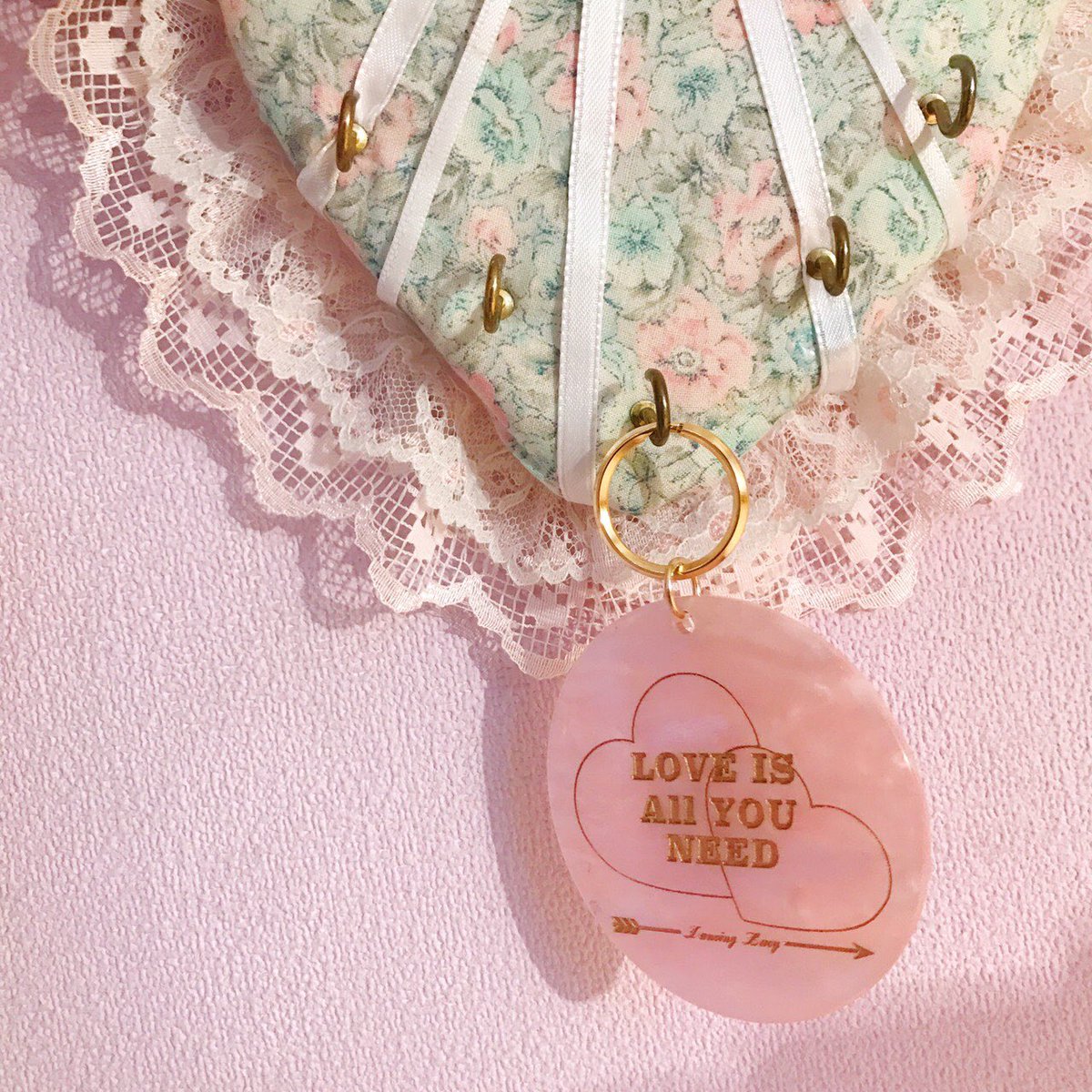 RorettasRoom's tweet photo. クリスタルガラスのVintage Light💫⭐️ ハートのウォール フックは鍵などを引っ掛けてお使い下さい♡ https://t.co/oIuOGzda2g