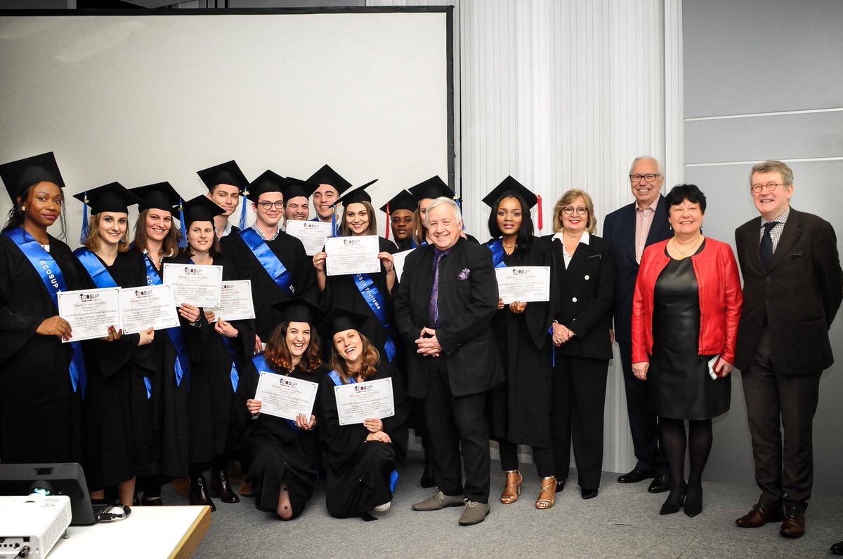 EcoSupCampus's tweet photo. Remise des diplômes de nos étudiants https://t.co/2Qym2DdbmJ