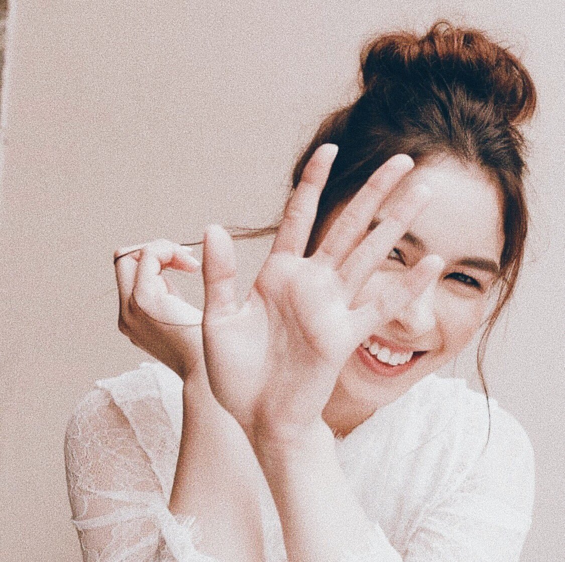 joshliapov's tweet photo. i wish you more happiness in life because you deserve it. 

#TWENTYONEANDONLYJULIA https://t.co/xa2QR0Fjhm