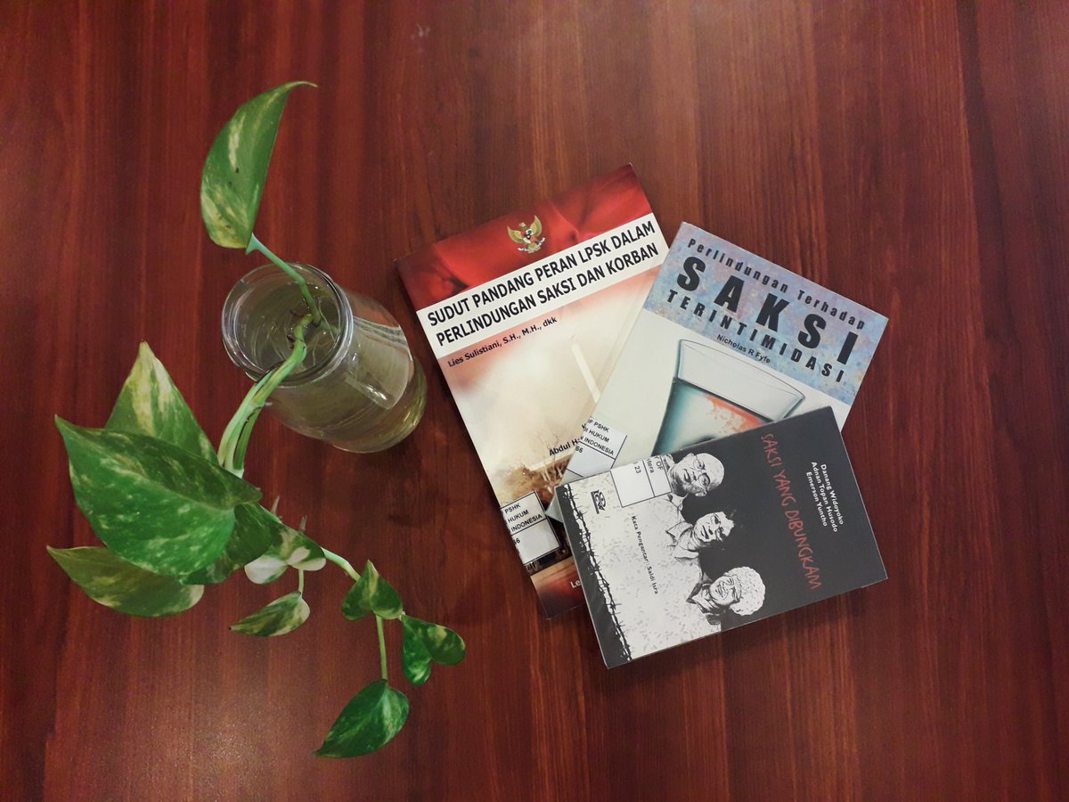 3 buku dgn tema perlindungan saksi

1.       “Sudut Pandang Peran LPSK dalam Perlindungan Saksi dan Korban” Karya LPSK
2.       “Perlindungan terhadap Saksi Terintimidasi” karya Nicholas R Fyfe
3.       “Saksi yang Dibungkam” karya Danang Widoyoko, Adnan Topan H, &amp; Emerson Yuntho