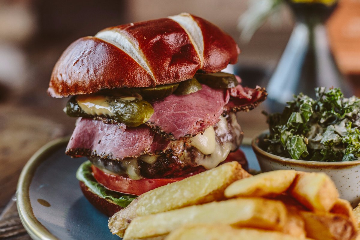 Escape the rain and join us for our quiz from 19:30 tonight for your chance to win a £50 gift card ☺️
Free nibbles for pre booked tables of 6 or more. Book your table here granaryleith.co.uk/menus/ or call 0131 554 9465 <a href="/goosearoundtown/">Goose’s Quizzes</a> <a href="/WhatOnEdinburgh/">What's On Edinburgh</a> <a href="/Quizbritain/">Ian Woolley 🇬🇧</a>