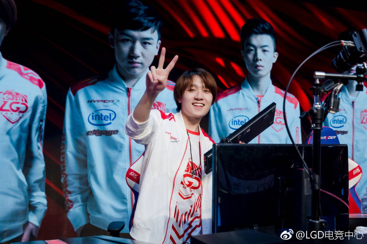 LGDgaming's tweet photo. And we are LIVE in the LPL against TOP! #LGDFighting https://t.co/DXYTF4JObc
