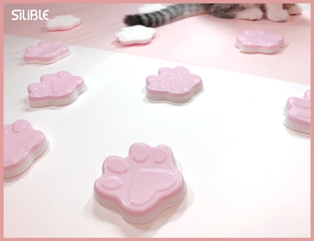 반려묘의 젤리를 본따 만든 100% 실리콘 퍼프, 제대로 알고 쓰려고 직접 만들었어요. 앞면은 메이크업 퍼프로, 뒷면은 클렌징 기능으로! 무독성으로 안심하고 화장하고, 깨끗하게 세척해 쓸 수 있어요. 본 트윗을 RT한 5분께 퍼프+케이스+파우치를 모두 드려요!

후원하기 ► bit.ly/2Is5rSU