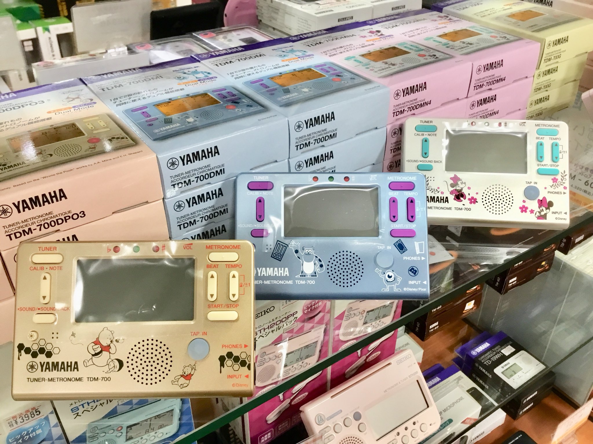 Twitter पर 伊藤楽器店 盛岡 ヤマハ ディズニー チューナーメトロノーム 18バージョン 今年はホワイトのミニーちゃん ゴールドのプーさん ブルーのモンスターズインクの３種類 本日届きました Seikoのチューナーメトロと合わせて展示しております
