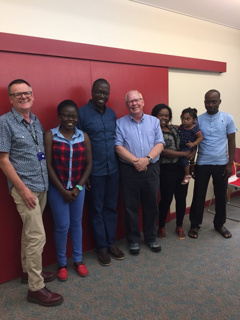 Angela and I delighted to meet up with 4 high powered #Ghanaians studying PhDs in #Mentalhealth at #universityofnewcastle nsw thanks to A Prof Kewley 🇦🇺🇬🇭