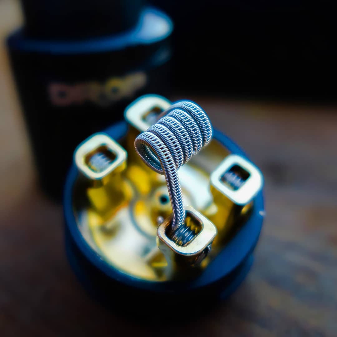 DigiFlavor's tweet photo. Rocking a single coil on #Droprda, the flavor will just spot on!💨💨💨 Great build from @smileking40 😘😘💝
How many coils you build on your atomizer?😜😜
#digiflavor #vapevent #jakartavape #vapeindo #vapejakarta #vapelife #vapeporn #vapeshop #vaporizer #vapelyfe https://t.co/IvCAaqQksj