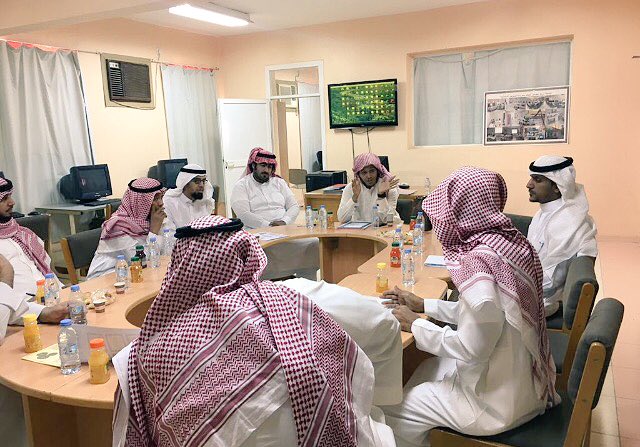 mawkalid's tweet photo. #تعليم_ينبع  نفذت شعبة التربية الإسلامية درساً تطبيقياً في ابتدائية السويق بينبع النخل يهدف إلى تطبيق بعض استراتيجيات التعلم النشط وتبادل الخبرات بين معلمي المرحلة الابتدائية ، وتفعيل دور المجتمعات المهنية .حضره (٧)من المعلمين ونفّذ الدرس :أ/ عبدالله الحبيشي.إشراف:أ/مسفرالعلوني https://t.co/vedpzH4o33