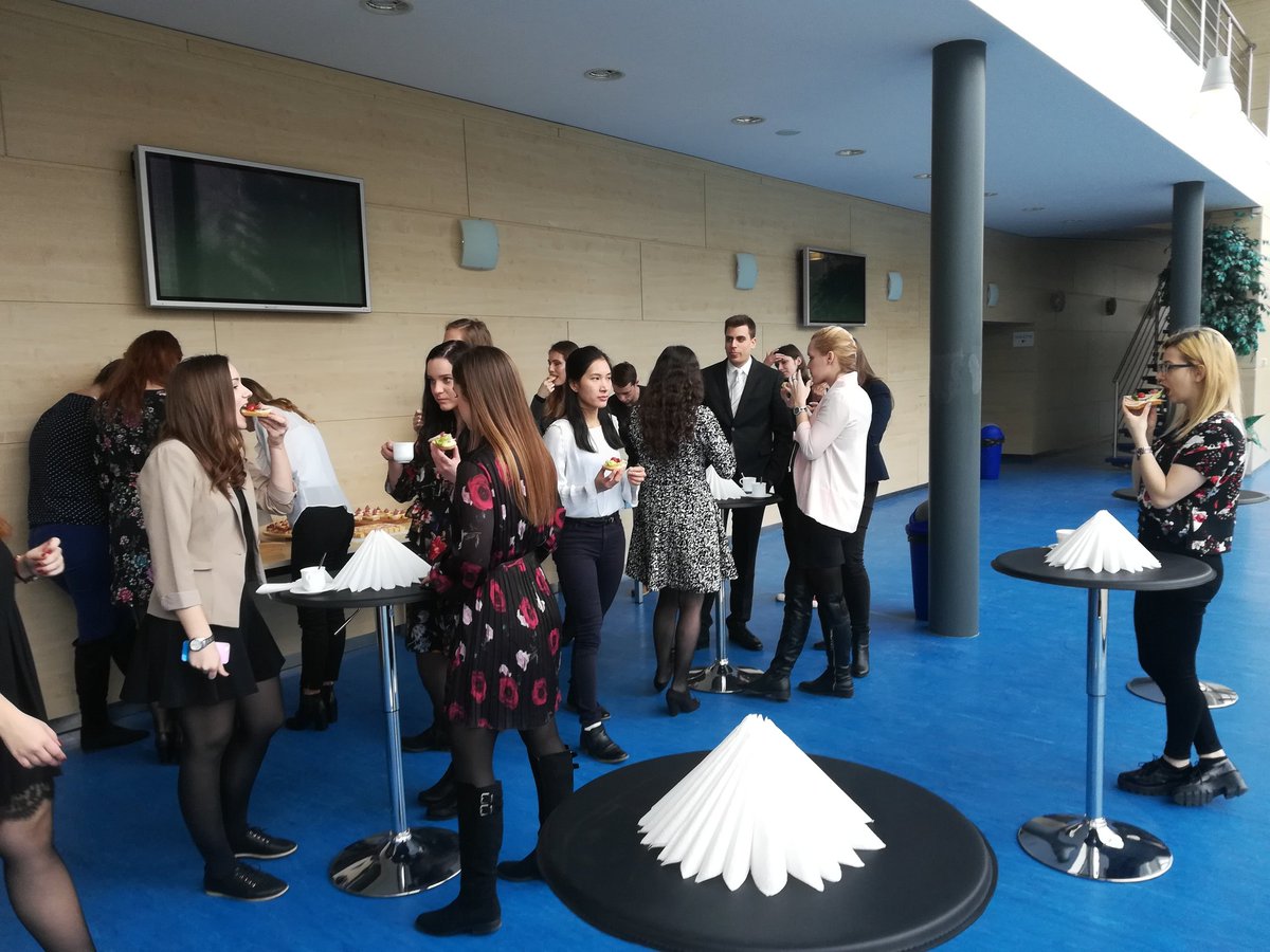 ModelConference's tweet photo. Short coffee break to regain energy for further negotiations #ModelConference2018 #FMV #InternationalRelations https://t.co/ww1AVBe6PM