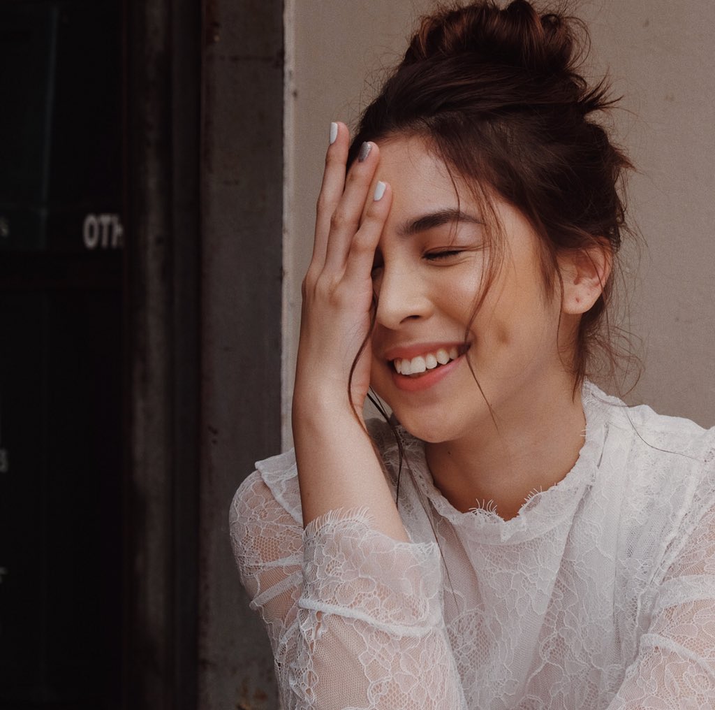 JoshLiaSquad's tweet photo. Keep on smiling Julia! We will always be here for you! Always and forever. :)

#TWENTYONEANDONLYJULIA https://t.co/M20Bp3tZSi