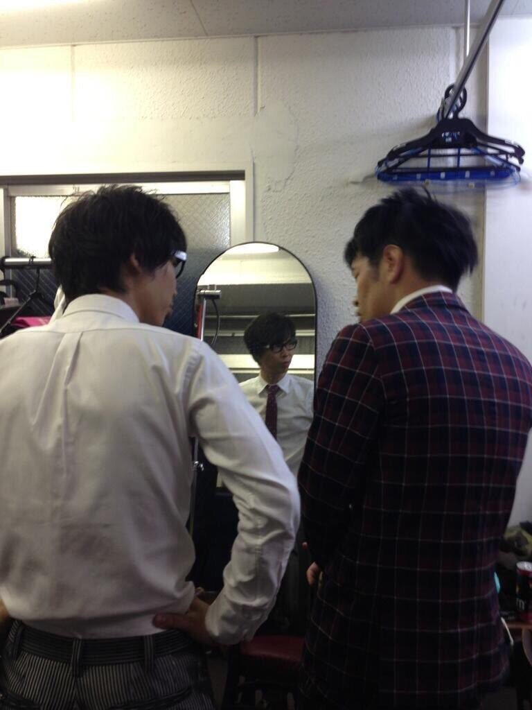 broadcomandante's tweet photo. どんどん視聴者増えますように💗
今すぐSHOWROOMをインストールして「ブロードキャスト！！吉村」をフォローして下さいね〜🙆‍♀️
星投げて〜🌟🌟🌟
吉村さんのTwitterアカウント(@yoshimurabroad )少し遡るとURLからすぐにSHOWROOMインストールできますよ〜👍
#ブロードキャスト 
#吉村憲二 https://t.co/3OWNmM60hz