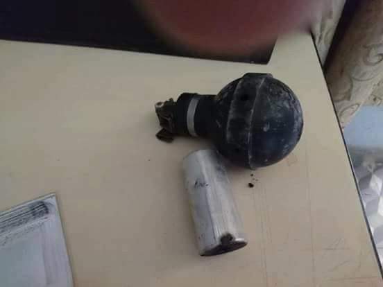 Israeli occupation forces attack school in Hebron with toxic gas and injured 25 students.