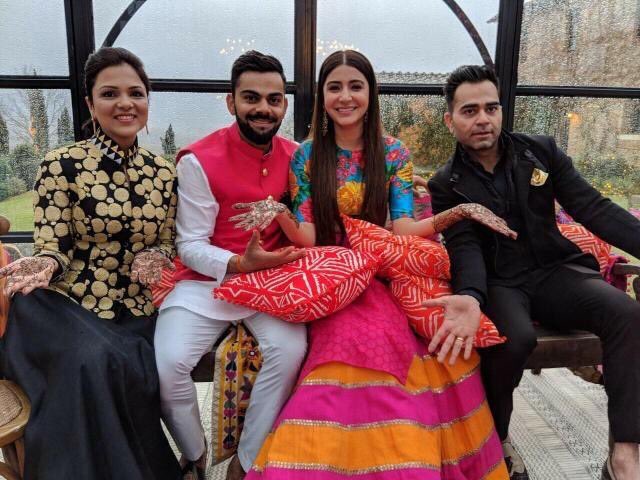  @AnushkaSharma &  @imVkohli with friends & family   #Virushka  #VirushkaWedding