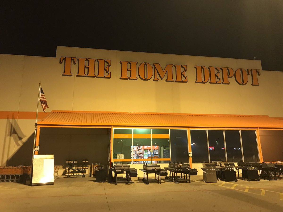 Walking in to start year 24 with this great company <a href="/HomeDepot/">The Home Depot</a> @zakkask @shane_home <a href="/KZalatoris/">kai zalatoris</a>