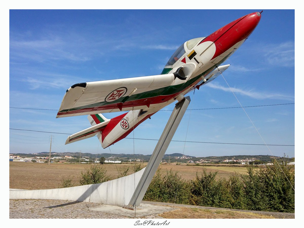 SeraPhotoArt's tweet photo. ¿Te gustan los #Aviones?, aquí te dejo unas cuantas fotografías de lo que os podéis encontrar en el @museudoar, en Sintra (@Portugal), un lugar fantástico para pasar una tarde viendo la historia de la aviación del país luso. https://t.co/L4LX34kQTf