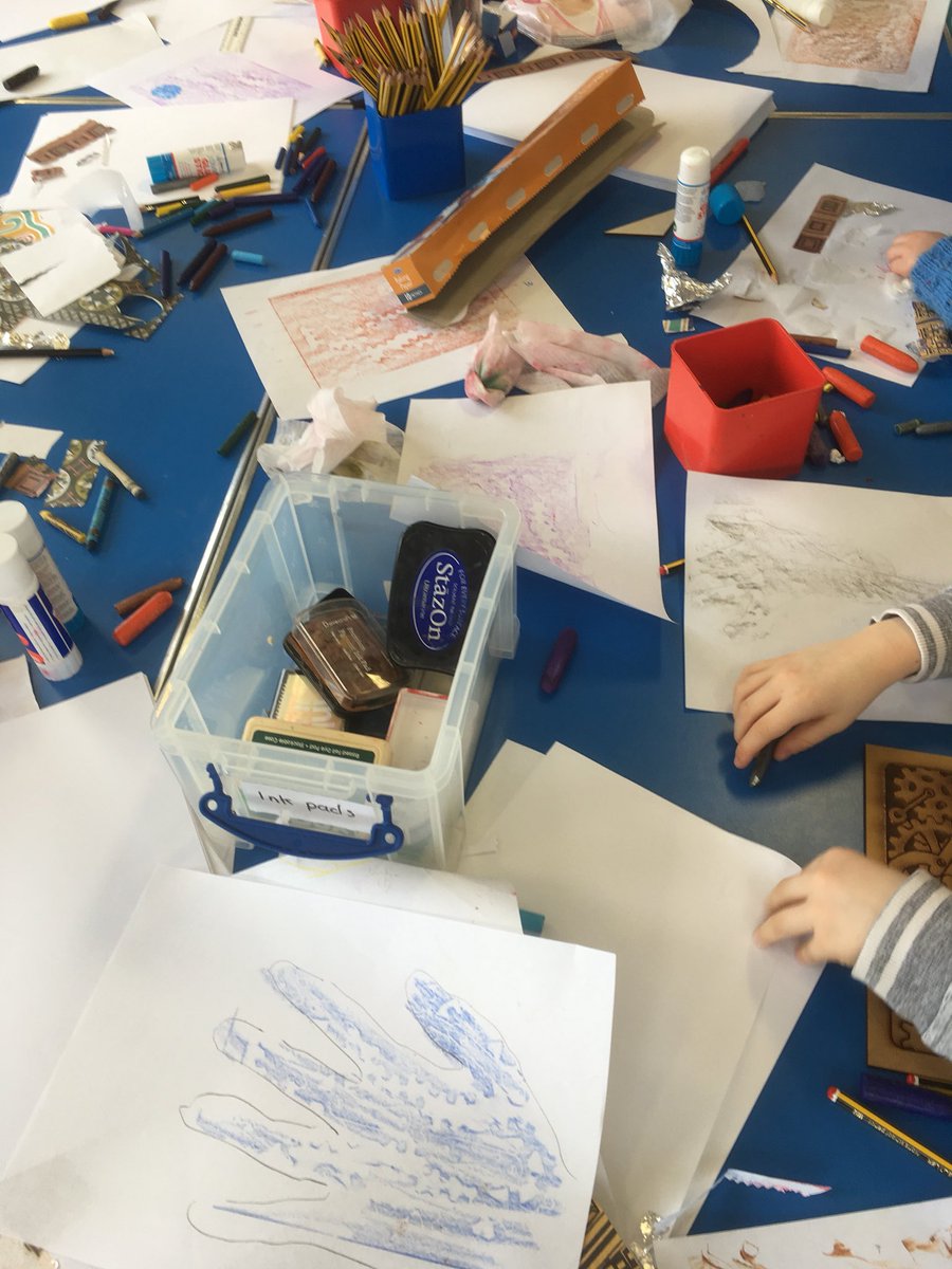 Almost half way creating #IndustrialArt <a href="/derbymuseums/">Derby Museums</a> with <a href="/lauraemilyart/">Dr Laura Dudley</a> Looking forward to the 8 hour tidy up! :-)