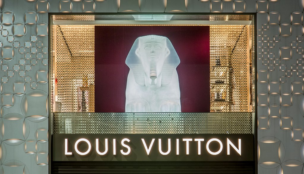 Louis Vuitton Japan on Twitter: "ルイ･ヴィトン 松屋銀座店より──パリ ルーヴル美術館の優雅なスフィンクス