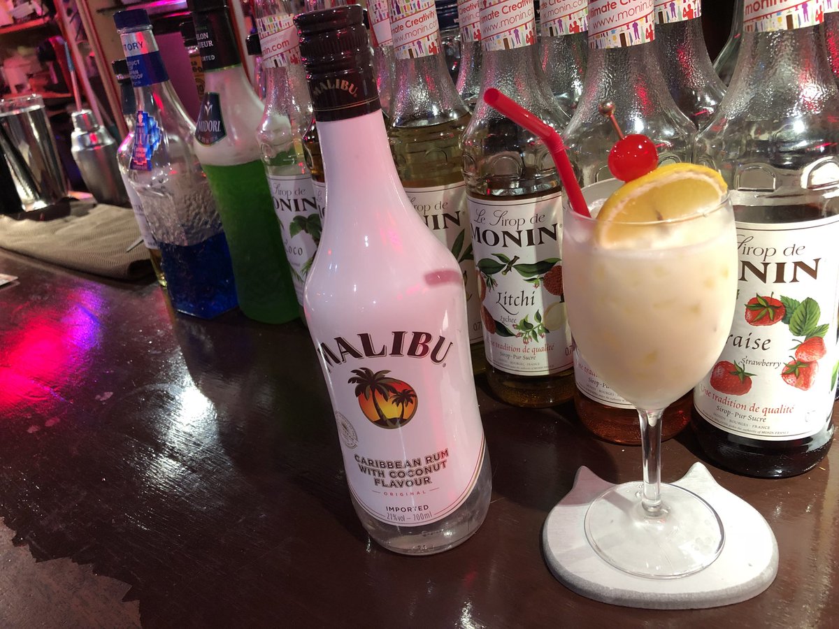 O Xrhsths 11周年 0円bar 秘密基地アジト熊本 Sto Twitter なんちゃってピニャコラーダ 本当はラムとココナッツミルク とパインジュース で作るで作るカクテルですが ココナッツリキュールのマリブを使ってなんちゃってピニャコラーダ作ってみました