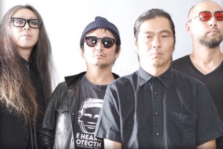 ビリー 日本脳炎を経てthe Bachillus Brainsを経てjajouka じゃじゅうか にて現在活動中 ライブに行けば他のバンドがよくカバーを演っていますよねー ギターにパティ君が加入し更にパワーアップ あの幻のバンド日本脳炎のdnaを引っさげ大阪に参上
