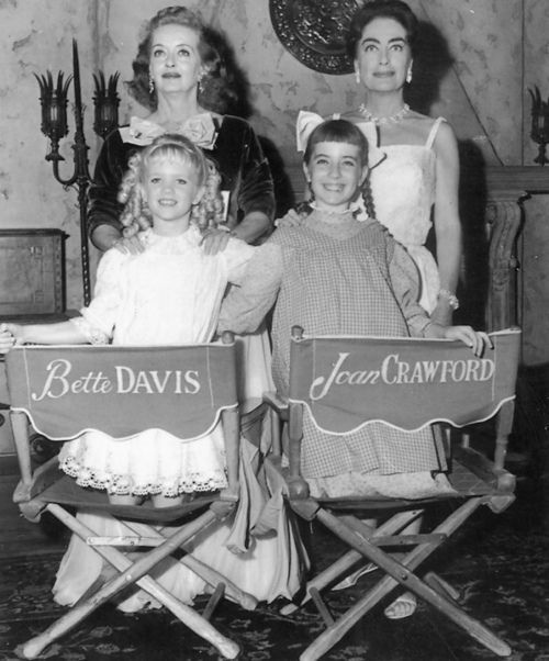 albertokug's tweet photo. Momentos del rodaje "Qué fue de Baby Jane" Joan Crawford &amp; Bette Davis no se podían ver ni en pintura. De hecho Bette Davis dijo "No mearía a Joan Crawford ni aunque estuviera envuelta en llamas" https://t.co/ClzWAhYyCn