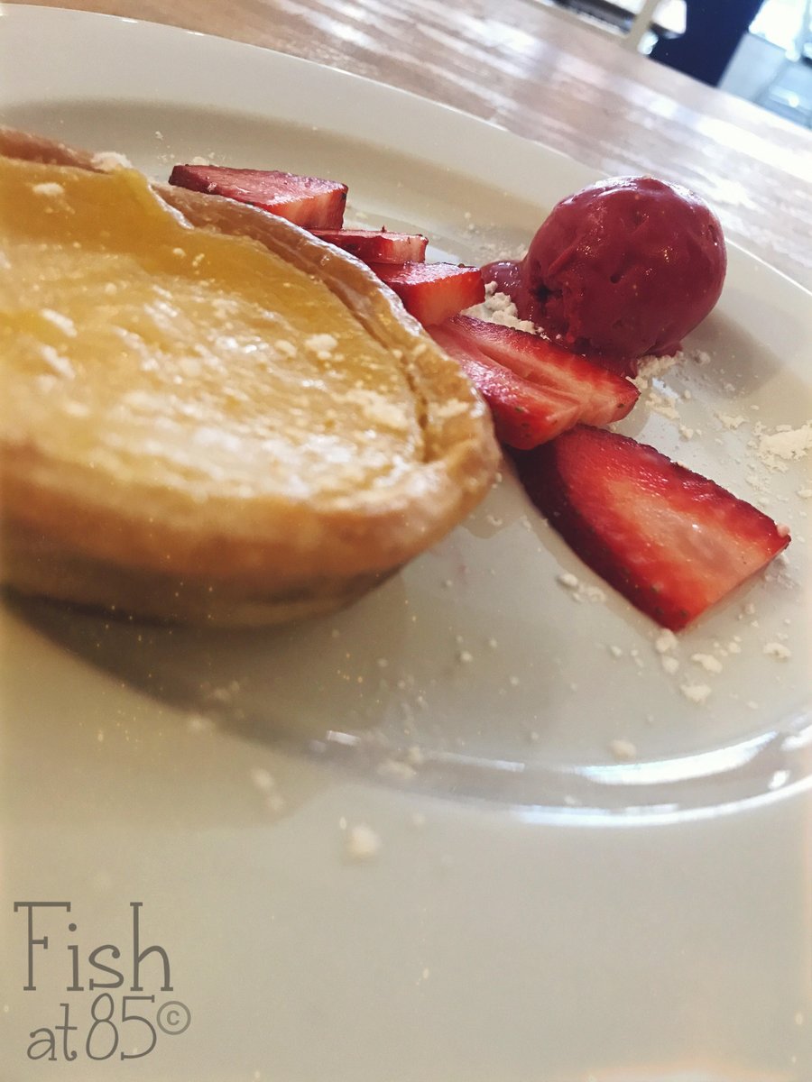 Tart Citron, lovely &amp; refreshing after your meal. Classic! 🤩
#tart #lemon #yummy #classic