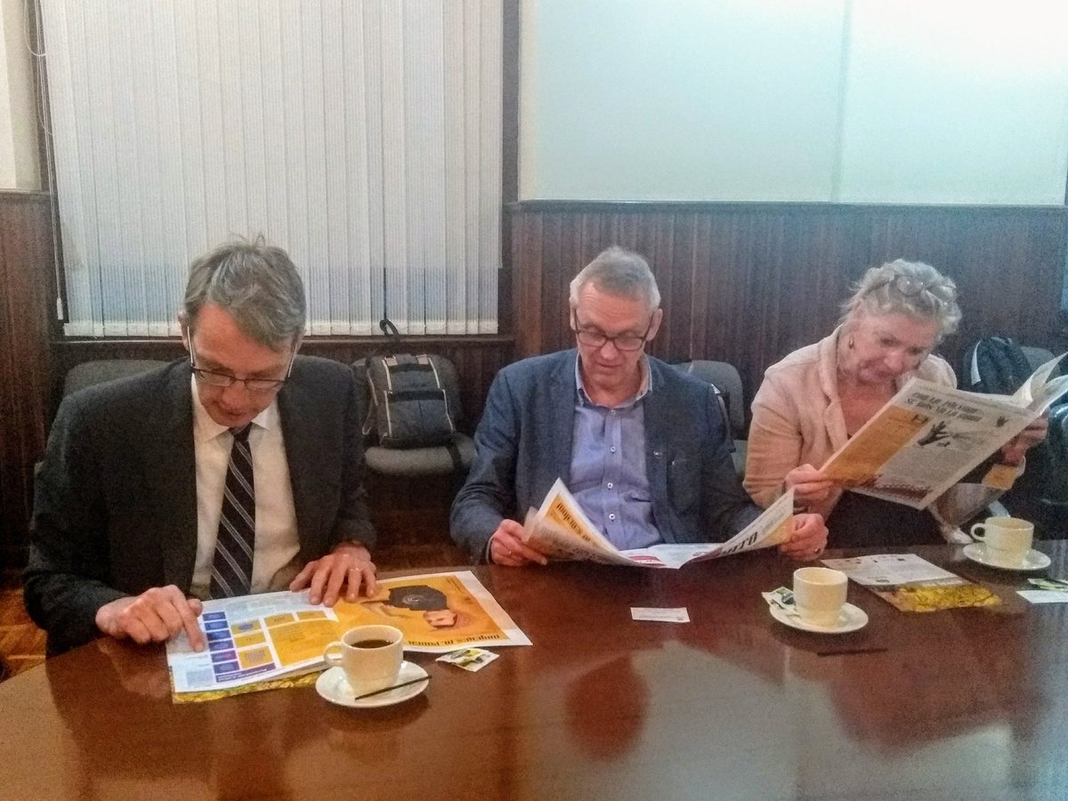 NarinoCoopera's tweet photo. "En la socialización del proyecto #RuralPaz con el Gobernador @CamiloRomero me gusto mucho los 3 pilares de @gobnarino: Gobierno Abierto, Innovación Social y Economia Colaborativa porque contribuyen al fortalecimiento de una cultura de Paz en #Nariño" Wim Hart Director @ICCOSur https://t.co/5xFORgCcDP