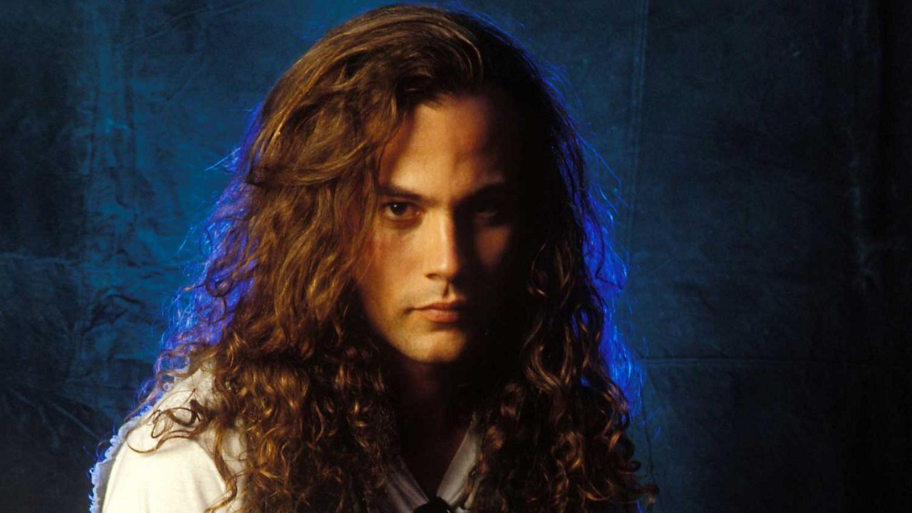 Happy birthday to Mike Starr of Alice in Chains. We miss you friend! 