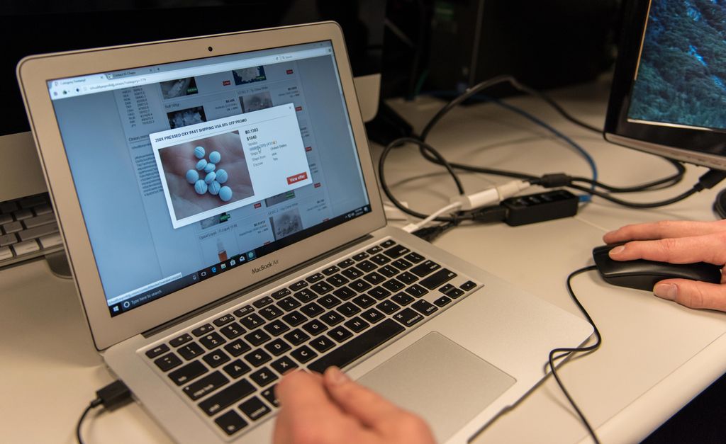 ASUGovDocs's tweet image. Operation Disarray: Shining a light on the Dark Web @FBI #DarkWeb buff.ly/2IndznW