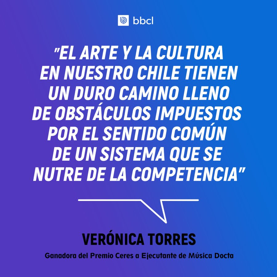 biobio's tweet photo. 🎹 La pianista de la Orquesta Sinfónica de la Universidad de Concepción también afirmó que quienes dirigen las instituciones artísticas "parecieran carecer de amor al arte". #PremiosCeres https://t.co/FwySKP0fiA