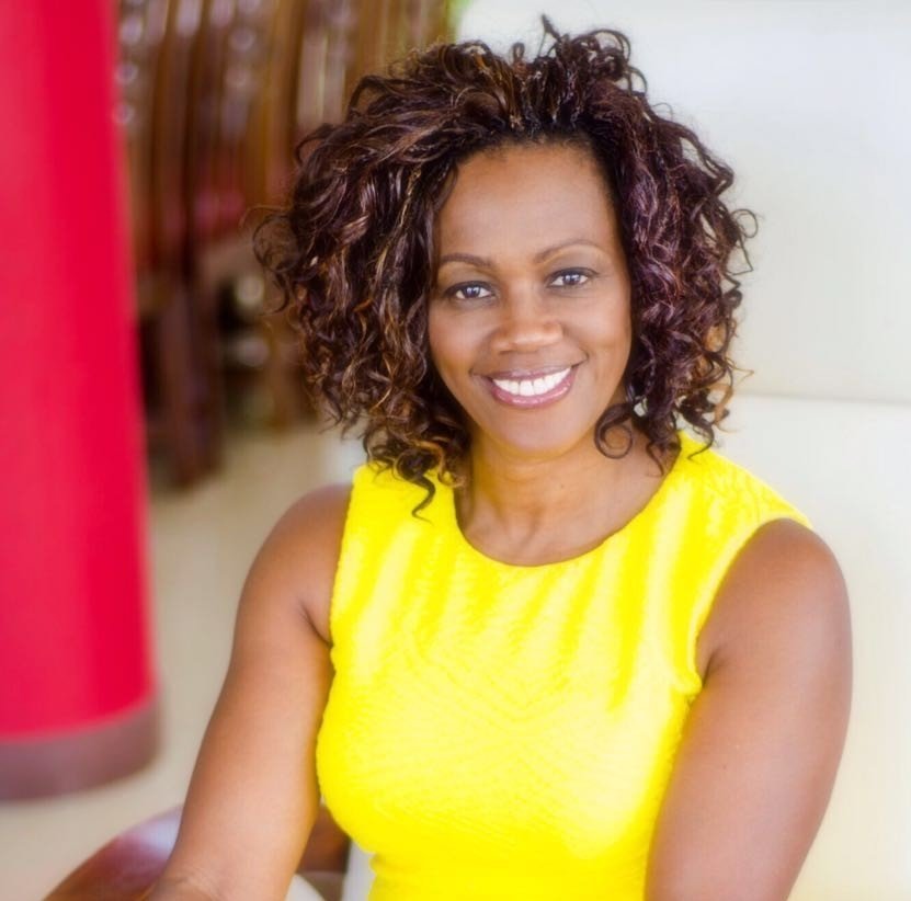CoxSenorita's tweet photo. Costa Rica made history being the first country in the entire Americas to elect a black woman to the vice presidency. #afrolatinas #afropoderosas #sísepuede #blackgirlmagic #melaninpower Definitely plan on talking about her in my classes. #EpsyCampbellBarr https://t.co/MThRKTZ8B9
