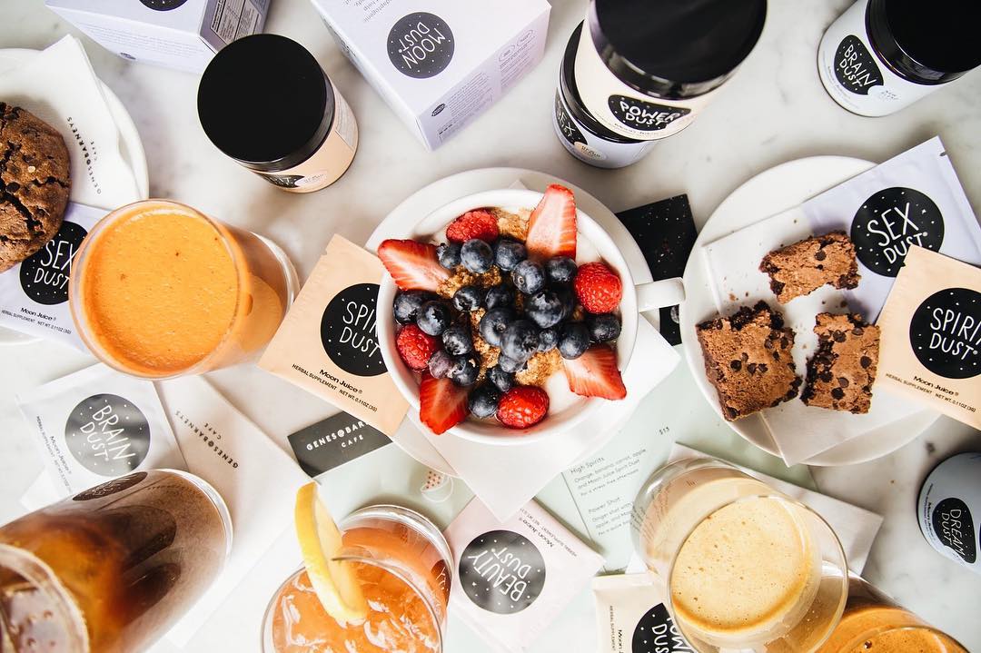 moonjuiceshop's tweet image. WE💙NY//
We’ve teamed up with @barneysny for the launch of their new Conscious Beauty menu at Genes Café and Freds Downtown. thewindow.barneys.com/moon-juice-ama… #GetDusted