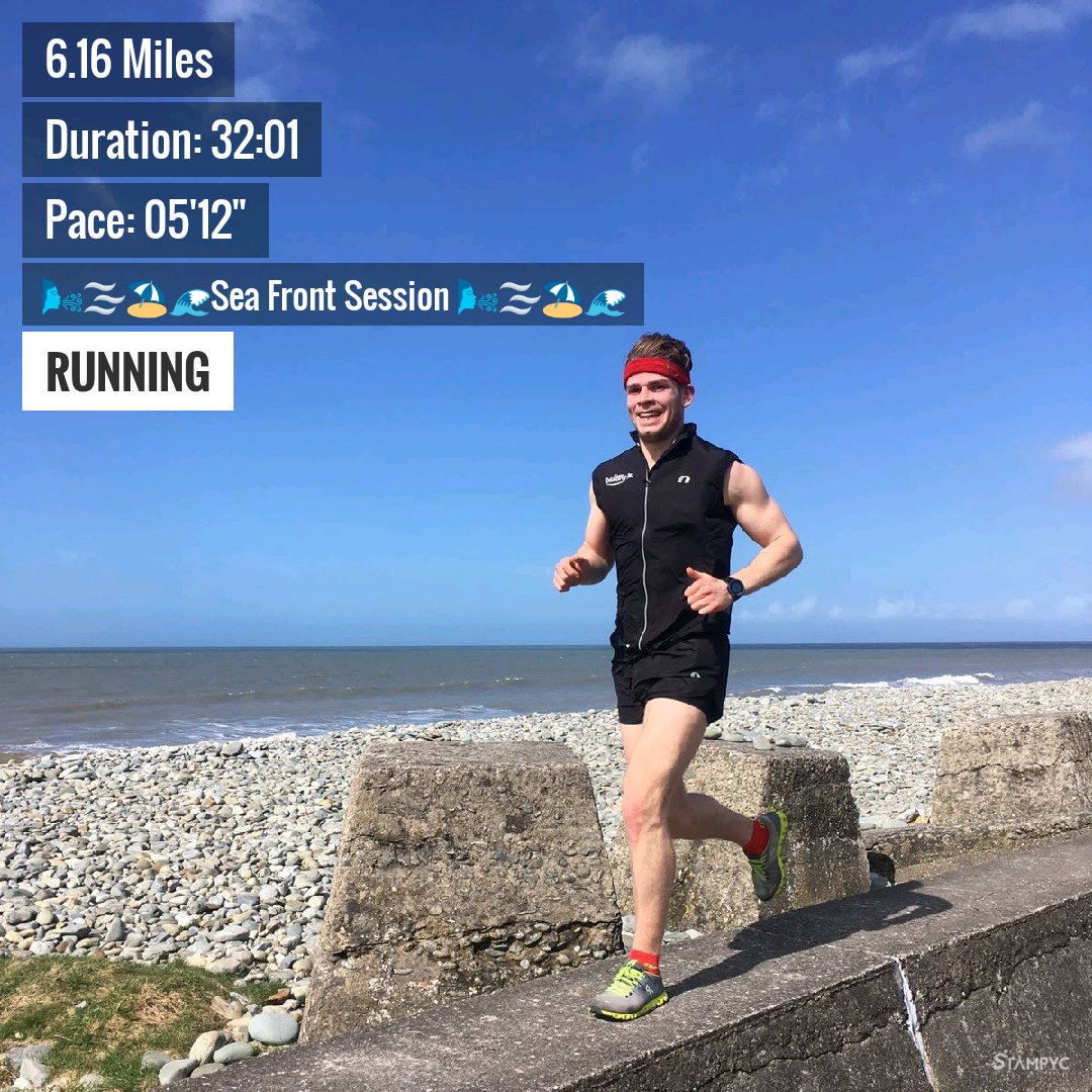 LarkRufc's tweet photo. Tough session on 🌊sea front⛱️ yesterday, followed by some "essential" recovery. Maybe the #knickerbockers isn't essential but was deserved. (10mins Threshold, 12x1min, 10min Threshold) my @CEPSportsUK #clonetech recovery tights are!

@on_runningUK☁️

#runthroughuk #ukrunchat https://t.co/ljYu0LesHZ