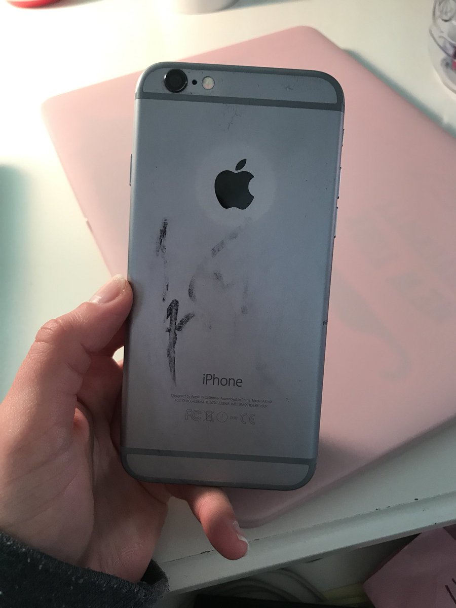 _FuchsShow_'s tweet photo. @G_Eazy My sister went one of your concerts and got her phone signed by you. Monday night my mom tried to “help” and cleaned her phone with a clorox wipe and ended up wiping off your signature...She’s a HUGE fan and has seen you every time you have come to MPLS! Her bday is soon! https://t.co/2w1hIh85r8