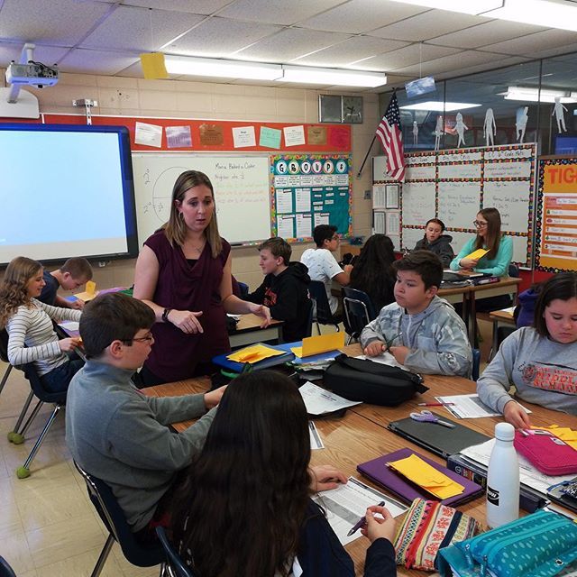 Mrs. Buchman guides students in articulating why negative exponents make sense.  #csmstigers ift.tt/2q4QAHr