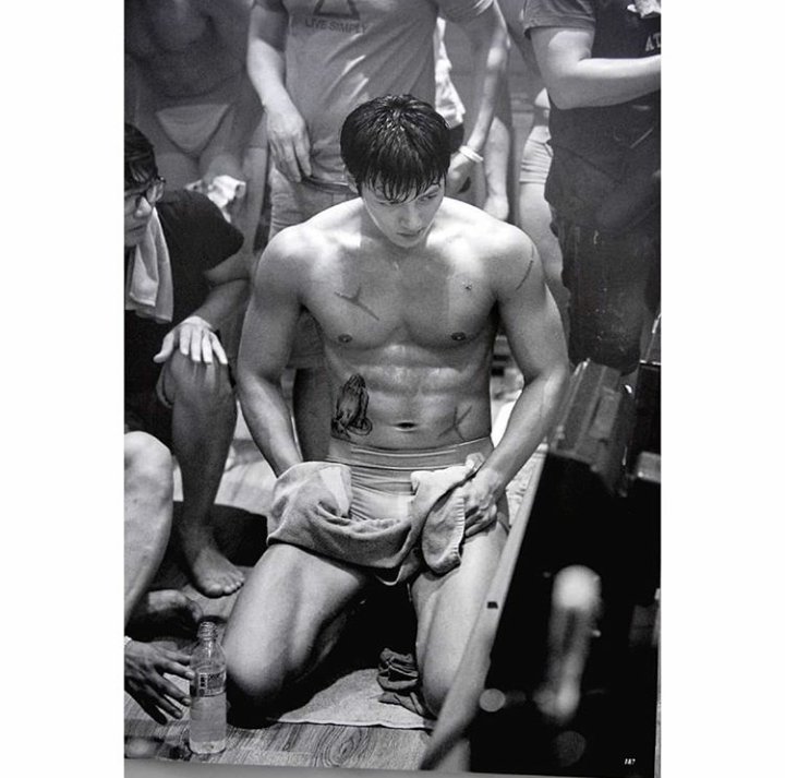 bubble97_'s tweet photo. uhm idk whether this is illegal... but tattoo on abs always makes everything 🔥er 🙈 and thou THIGH.

#지창욱 #JiChangWook #池昌旭 #WatchJCWTheK2 #더케이투 #TheK2 #kdrama https://t.co/oc5dgBcCWE