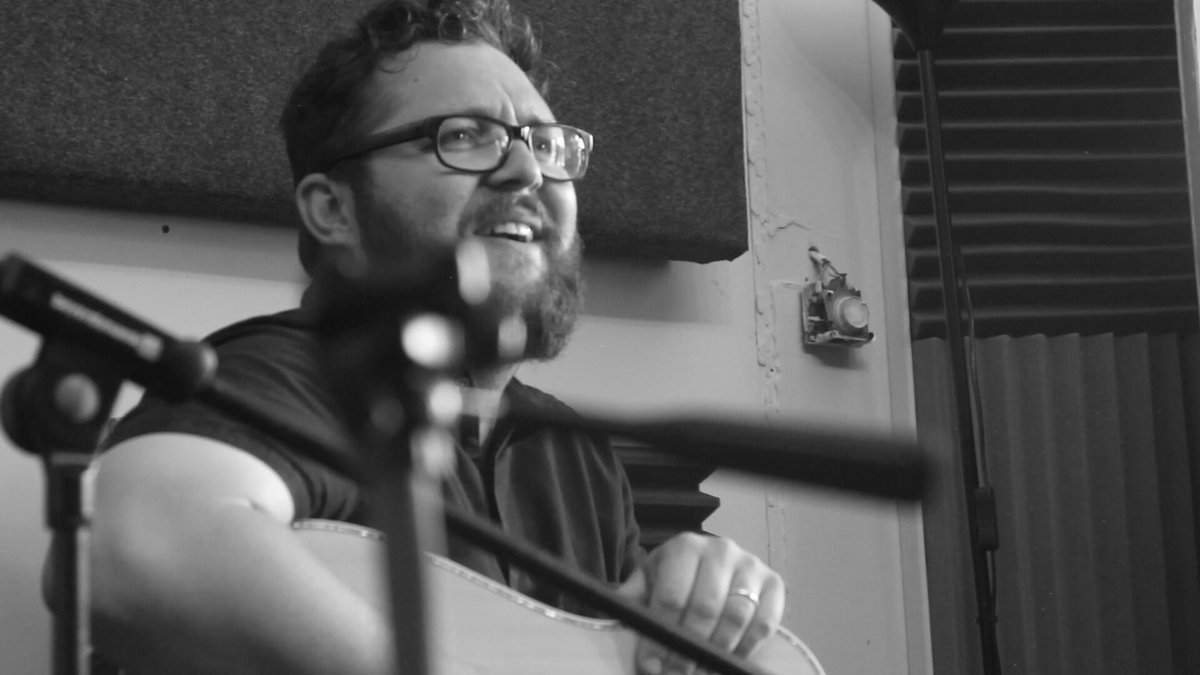 stevehewittSHM's tweet image. Looking forward to be back in the studio on the 7th of April!! #thisisthealbum #awesomesource #acoustic #engineerrecords