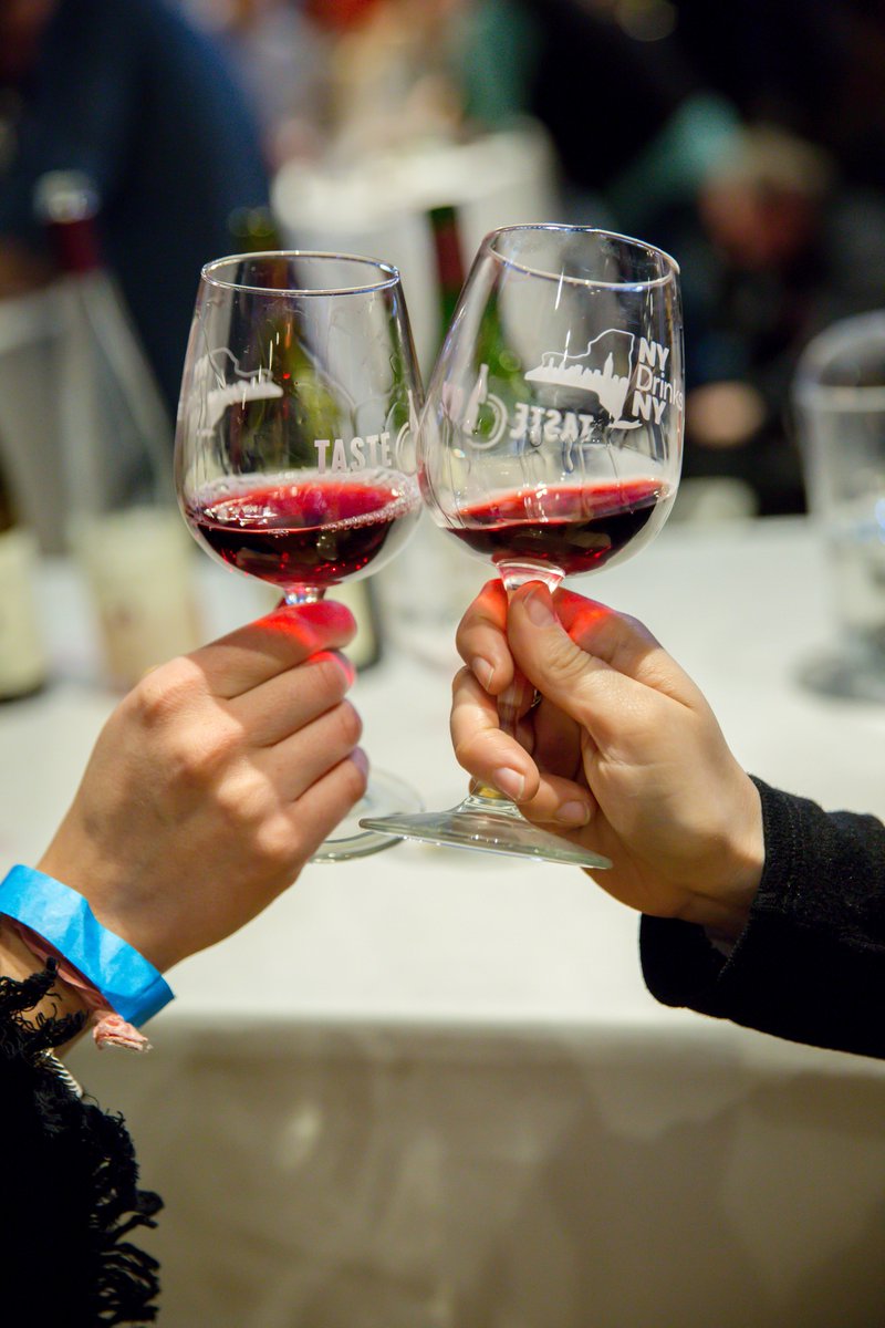nydrinksny's tweet photo. The photos are in! Look through the photo album from the 2018 Grand Tasting on our Facebook (https://t.co/r34KPQwER3) and relive the event. Feel free to share these with your friends, and tag any photos of yourself you find! #NYDrinksNY

Photos by the talented @ericvitalephoto. https://t.co/AxkW4YQUvn