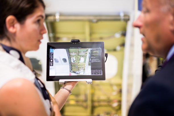 ReloadedDigital's tweet photo. 🔧A quoi ressemblera l'usine du futur et sa #transformationdigitale  ? https://t.co/2PsIUl6rwy via @BlogModerateur 
#TransfoDigitale #Digital #Innovation https://t.co/jcpZLi7jQS