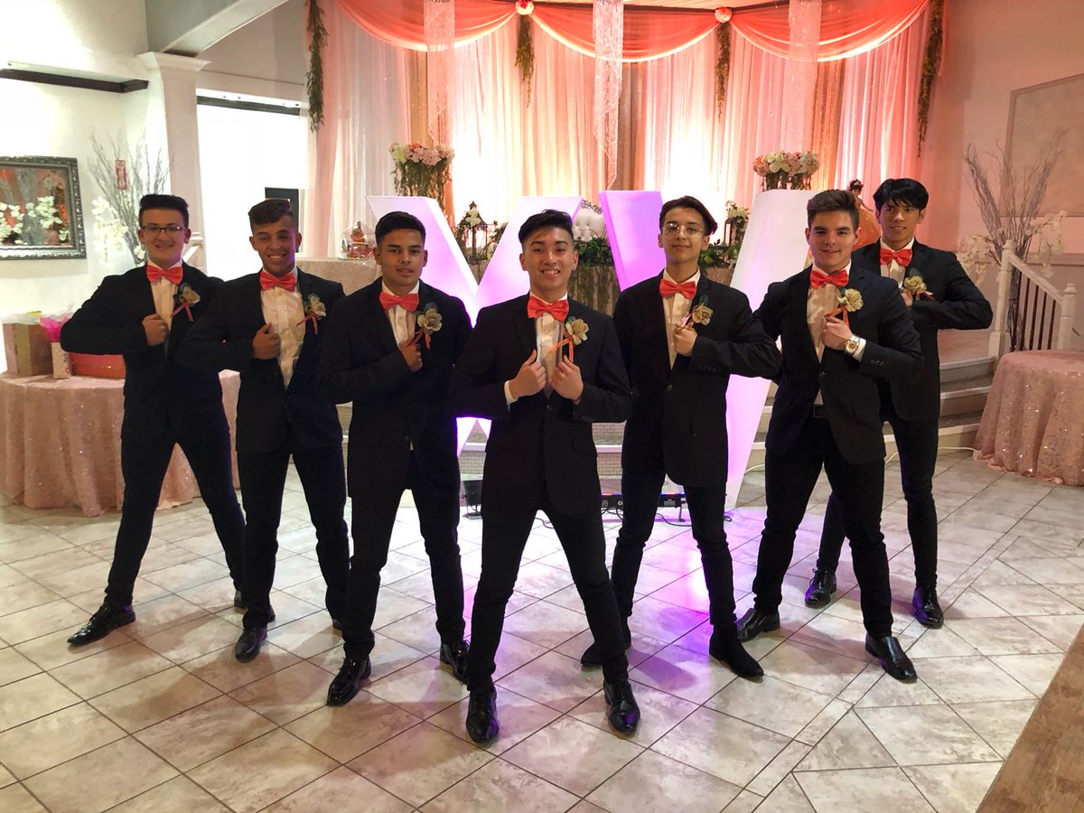AmericaFamosos's tweet photo. #HDS Coreografias y chambelanes 713-478-8347 Houston DanceStars https://t.co/XBiJbZ4dzR